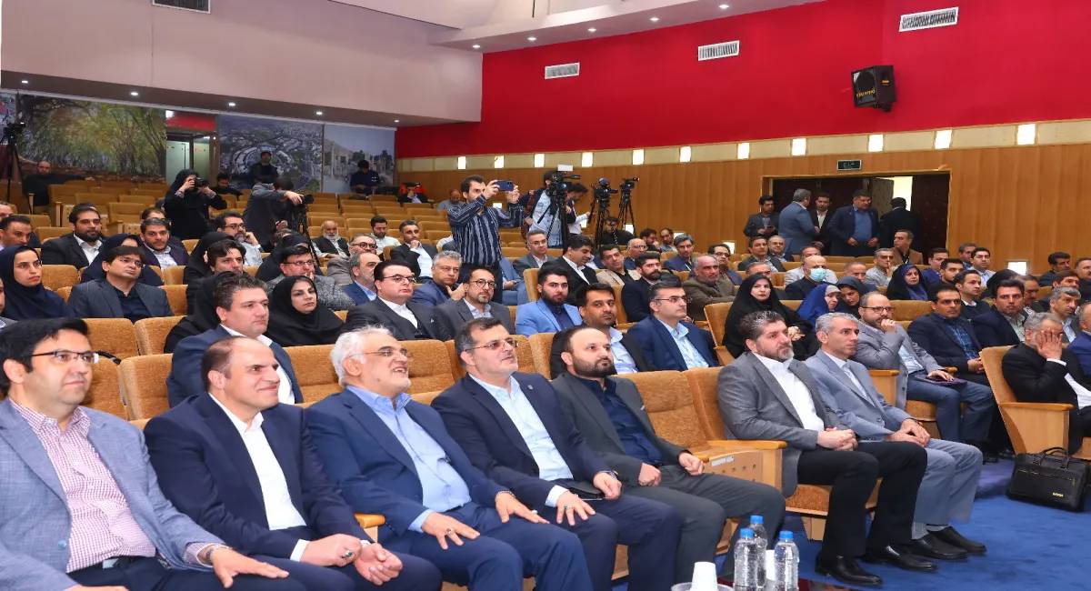 در جریان نوزدهمین دوره مسابقات بین‌المللی «ربوکاپ آزاد ایران»، نشست تخصصی فعالان و متخصصان حوزه هوش مصنوعی با مسئولان دانشگاه آزاد اسلامی برگزار شد.