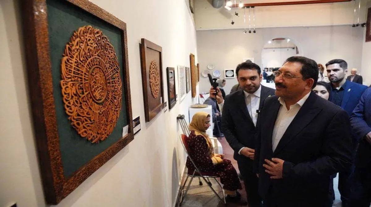 وزیر صمت در بازدید از آثار معلولین در جشنواره و نمایشگاه همام:اراده انسان سقف محدودیت‌ها را می‌شکافد