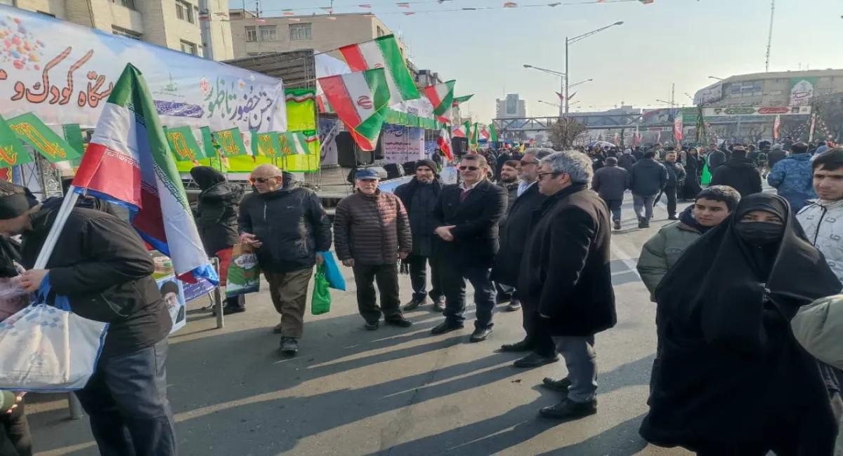 در حاشیه مراسم راهپیمایی ۲۲ بهمن؛ بازدید مدیرعامل شرکت سهامی نمایشگاه‌های بین‌المللی ج.ا.ایران از غرفه پردیس فرهنگی وزارت صمت