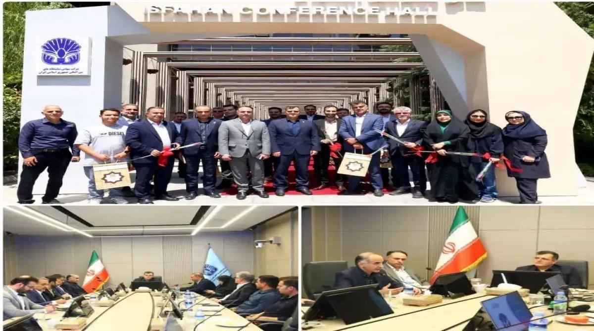 A cordial meeting between the Managing Director of the Islamic Republic of Iran International Exhibitions Company and a group of journalists covering the exhibition indus