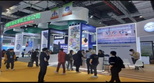 استقبال بازدیدکنندگان/ پاویون جمهوری اسلامی ایران در نمایشگاه واردات چین